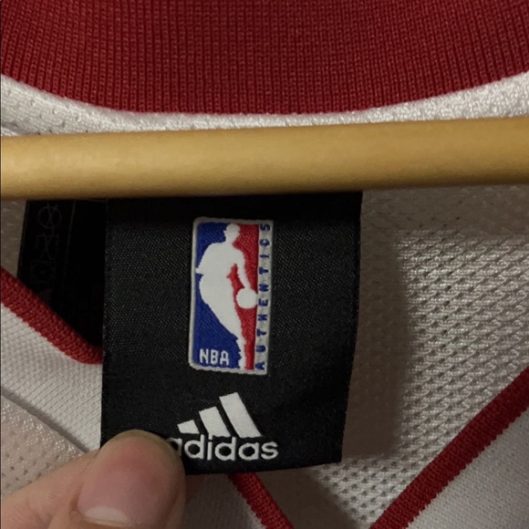 Miami Heat Authentic Dwayne Wade Jersey - Picture 4 of 4